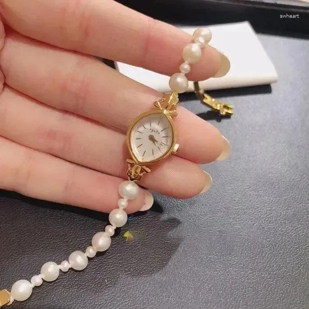Armbanduhren keine Fade 2024 Messingband Japanische Frauenwache Luxus Retro natürliche Süßwasserperlenarmband -Muschel Quarz