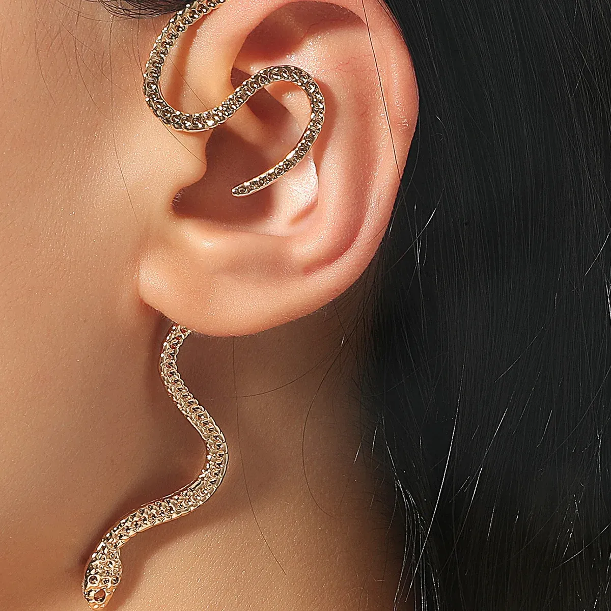 Boucles d'oreilles les plus récentes punk punk de style européen et américain serpent d'oreille boucle d'oreille pour femmes couleurs argentées