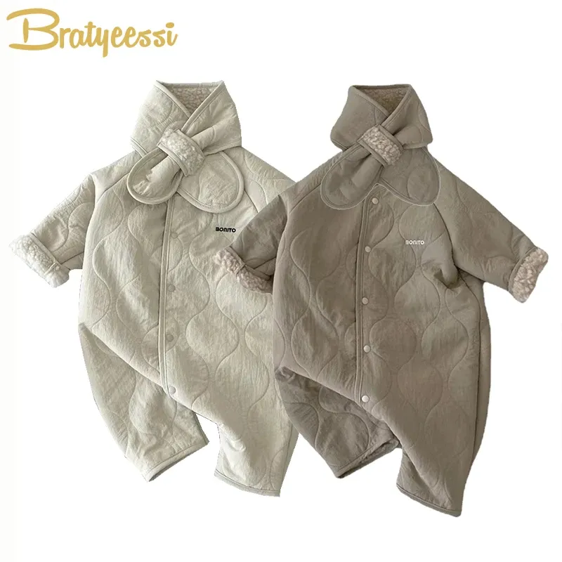 Jednoczęściowe 2PCS Baby Scossuit Scalit Zestaw jesienny zima koreańskie koreańskie strój maluch garnitur jagnięcy wełna luźne nowonarodzone ubrania dla niemowlęcia