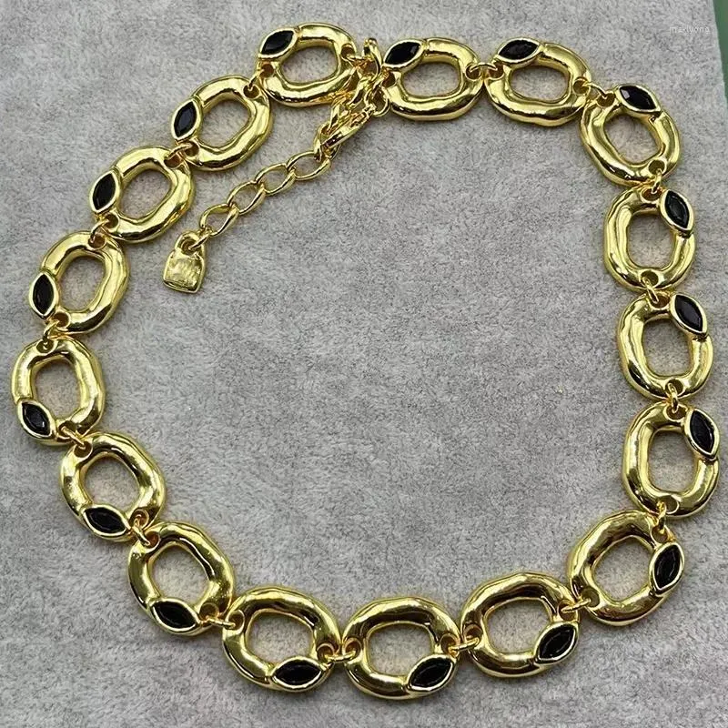 Hängen 2024 Europe och America's Unode50 Säljer nischkvinnokläder Charm Gem Halsband Romantiska smycken gåvor