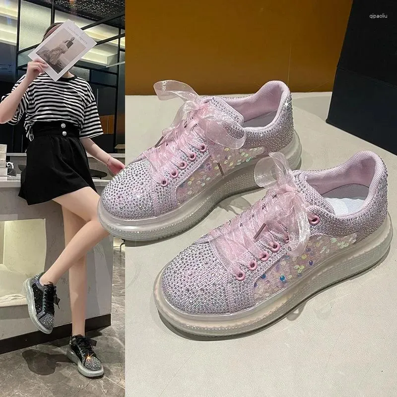 Sıradan Ayakkabı Lüks Rhinestone Sequin Single Shoe Women 2024 Moda Four Seasons Kore Konforu Düz Açık Mekan Sporları