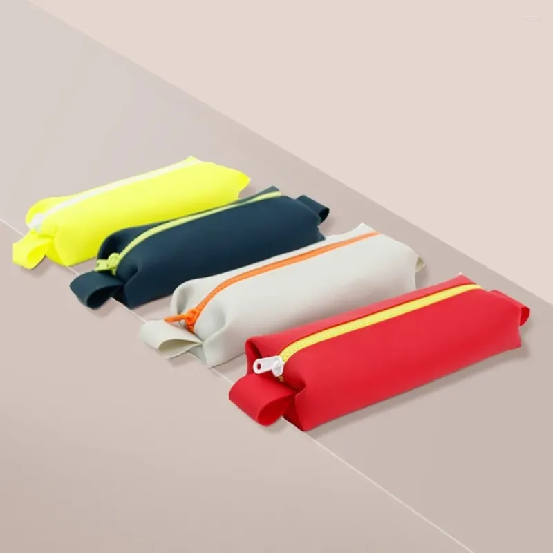 Sacs de cosmétiques Sac imperméable Sac à grande capacité Pagouche en silicone avec fermeture à fermeture éclair