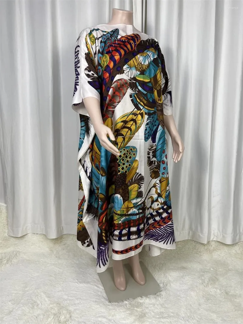 Swimwear féminin Maxi 2024 Silk Saudi Arabie Robe lâche Summer Beach Bohemian Robe Swim Cardig Suit Batwing Sleeve imprimée Afrique