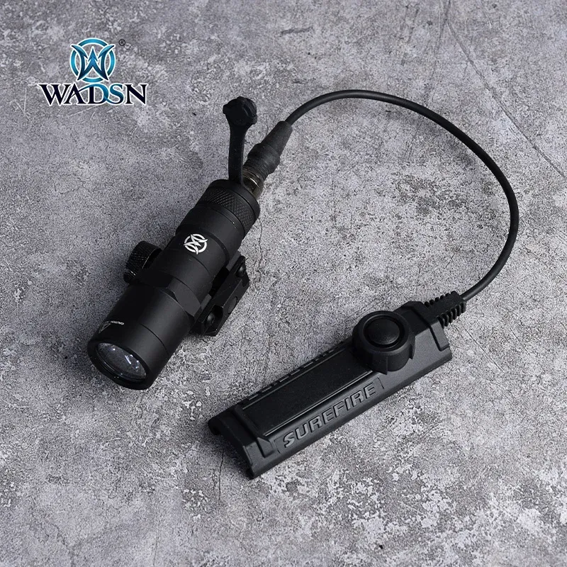 Lights WADSN Ficklight Tactical Pressure Dual Function Remote Switch för M300 M600 M951 RIFLE Vapelkastare AR15 Tillbehör