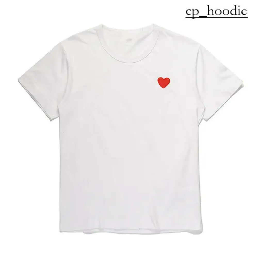 Commes des garcon Designer Tshirt Red Heart Fashion Fashion Men et Femme Couple de manches courtes Play T-shirt Loose Coton secrète rapide Broidered Commes Des Garcon T-shirt 2524
