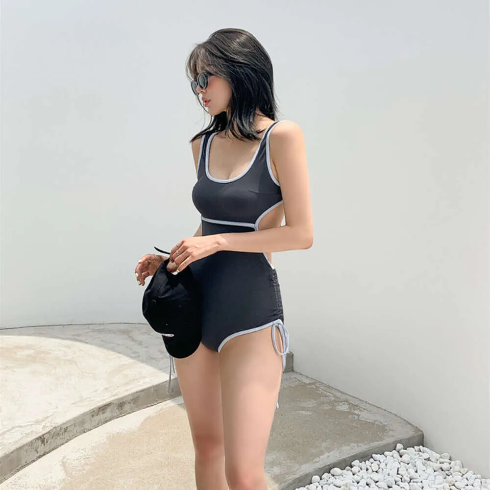 Stile Instagram Nuova versione coreana Girl Girl Slimming and Belly Copertura di costumi da bagno un pezzo conservatore per il bagno per donne