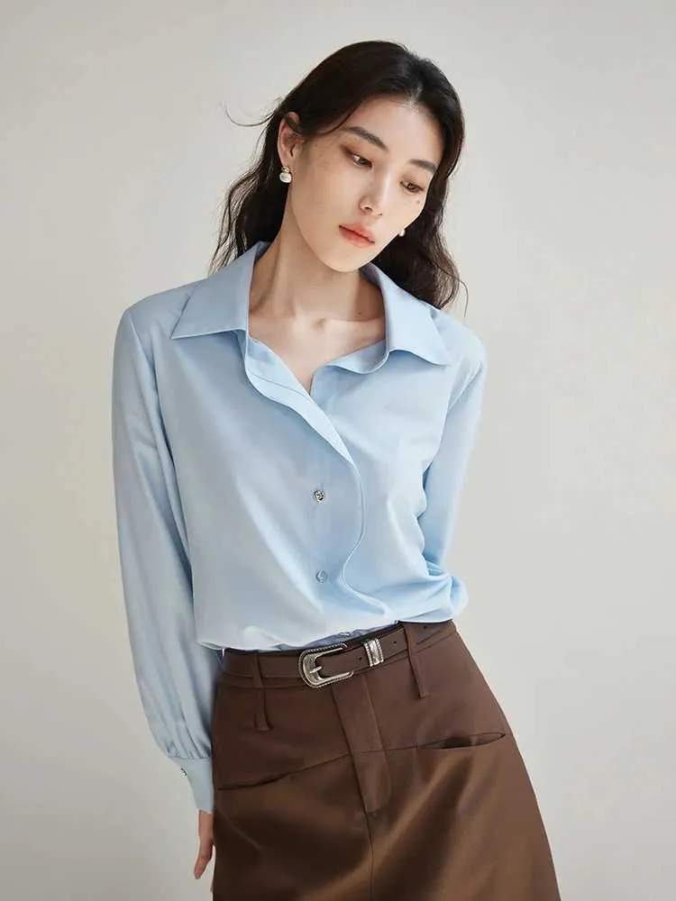 T-shirt pour femmes Dushu bleu clair Spring Femmes Polo Neck Long Manches Blouses Bureau Lady Simple Modal Solid Shirts OBLIQUE PLACKET TOP 24DS81059 240423