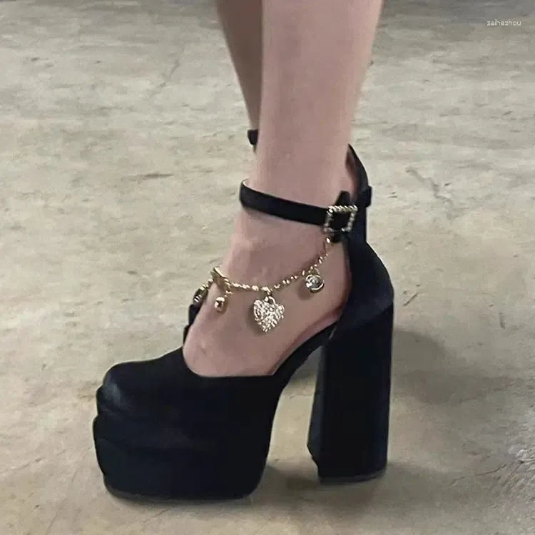 ارتداء أحذية سوداء مخملية الحب سلسلة ماري جين الكعب الكثيف منصة مقاومة للماء Super High Hollow Single for Women