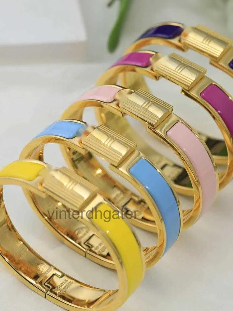 Bracciale di casa di lusso di lusso di alta gamma Nuovo braccialetto in smalto di moda classico classico fusta chiusa in oro rosa in oro rosa per uomini e donne coppia dono gioielli