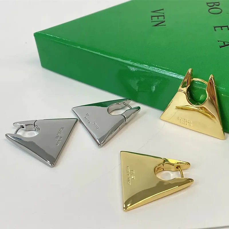 Desigenr Jewelry Metallic Luster Silver Gold Earrings Designer HoopEaring for women men aretes retro triangler耳を