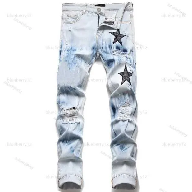 Mens Jeans European Jean Hombre Letter Star Men broderi lapptäcke rippade för trendmärke Motorcykelbyxa m