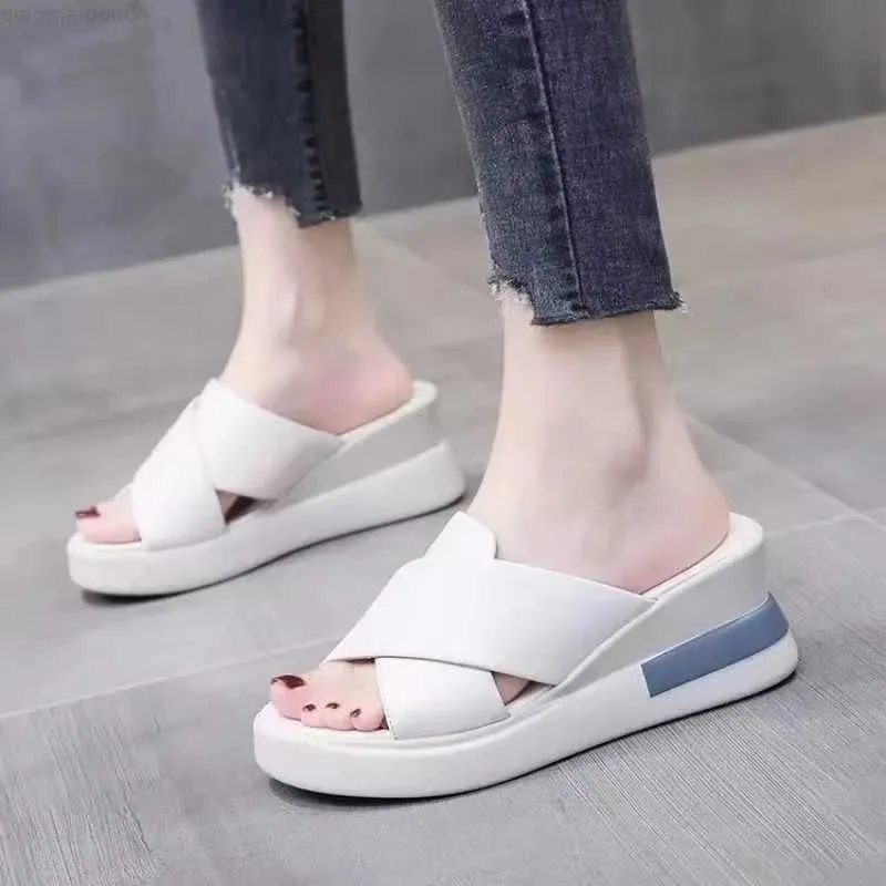 SLIPPER Dames Wedge Platform Sandalen 2024 Zomer nieuwe mode retro Rome strandschoenen dames casual peep teen zachte comfortabele slippersl2404