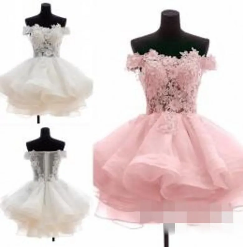 2019 Vestidos de festa curta fora do ombro Vestidos de regresso a casa de regresso a um convidado puro vestidos de baile curtos com apliques de miçangas7957179