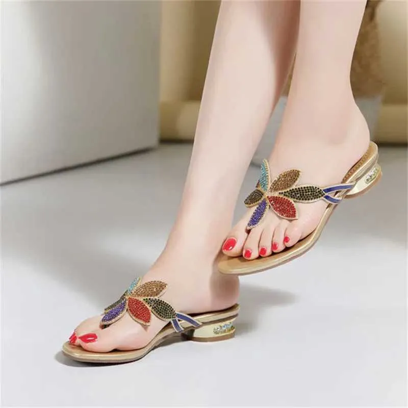 Sandals New Summer Women Crystal Slippers Glitter Flat Soft Bling Female Color Flip Flops Outdoor Ladies Slides Hot Beach Shoes 240423