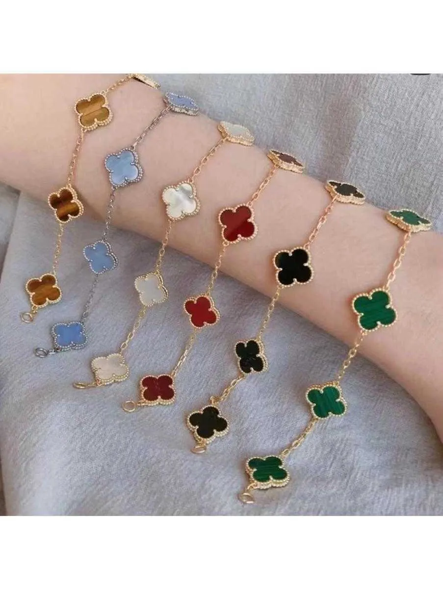 Small and Four Leaf Grass Flower Bracelet Womens Pure Silver 18K Gold White Fritillaria Red Agate Lucky Light with common vnain