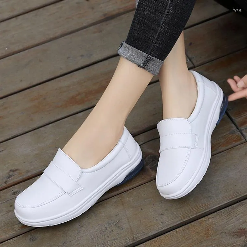 Повседневная обувь EOFK Women Loafers Flats Кожаная воздушная подушка удобная белая осенние кроссовки скользит на женской обуви