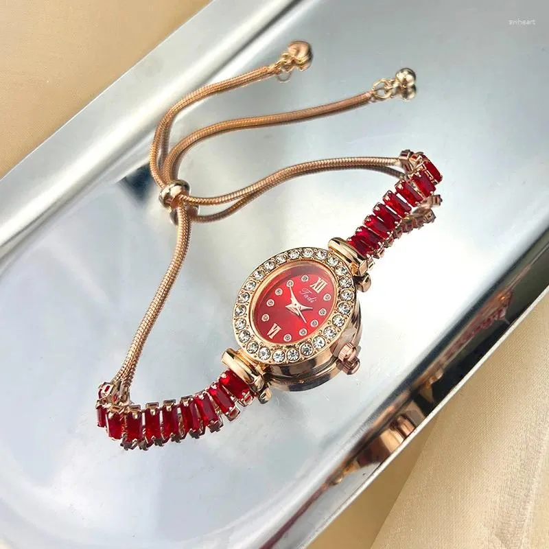 Montre-bracelets de quartz de quartz de couleur de montre féminine avec un ajustement gratuit pour une horloge à la mode et élégante Reloj V133
