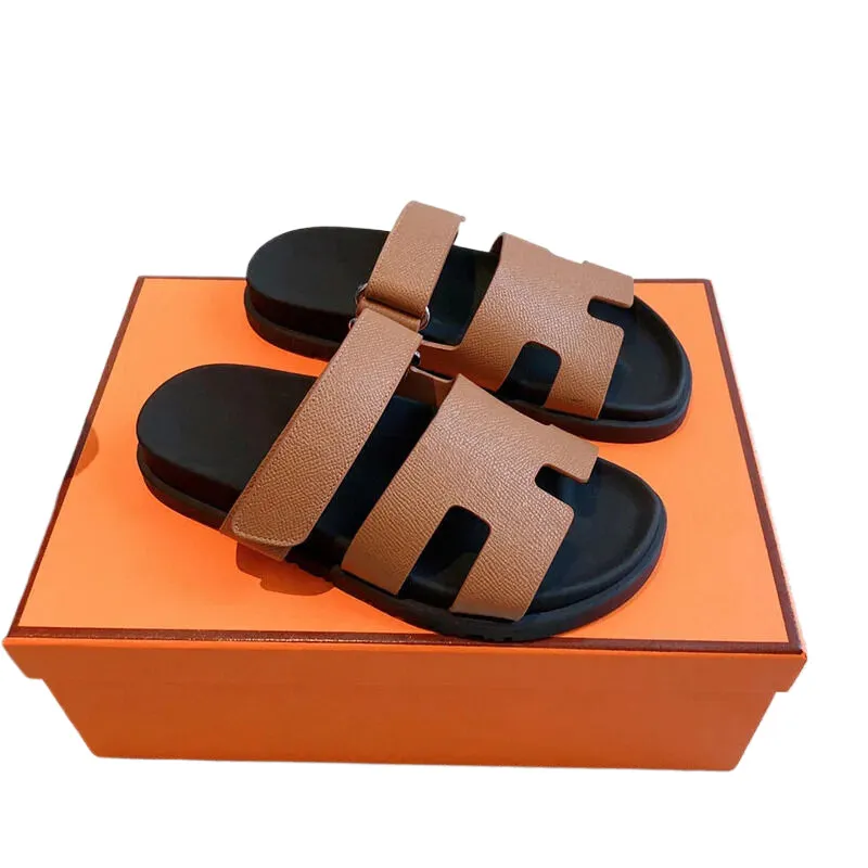 Sandalen voor vrouwen zijn lichtgewicht, niet-slip, ademend, cool, comfortabel, slijtvast en gemakkelijk te spoelen, waardoor ze de beste keuze zijn voor hedendaagse vrouwen.Maten 36-39-42