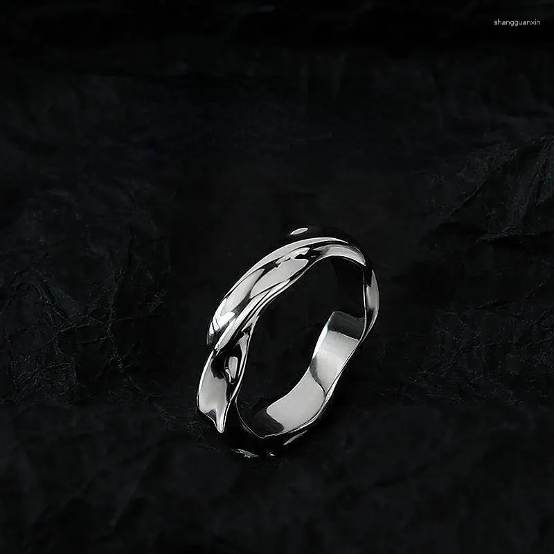 Cluster anneaux 2024 Fashion Men de mode tungstène alliage anneau de mariage motif géométrique incrusté en fibre de carbone noir bijoux en acier inoxydable