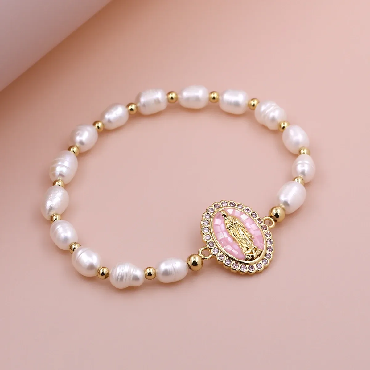 Brins 2024 NOUVEAUX Shell Pearl Perle Réglable Zirconia Paved Vierge Marie Religieuse Bracelet de ligne élastique blanche pour femmes