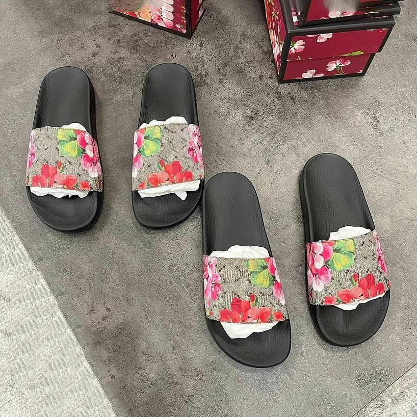 Летняя мода цветок Tazz Slipper Luxury Designer обувь цветочные слайд -слайд -мулы сандалии женщины мужчина змея тигр клубничная резиновая плоская каблука ползунки кожаный пляж Сандале