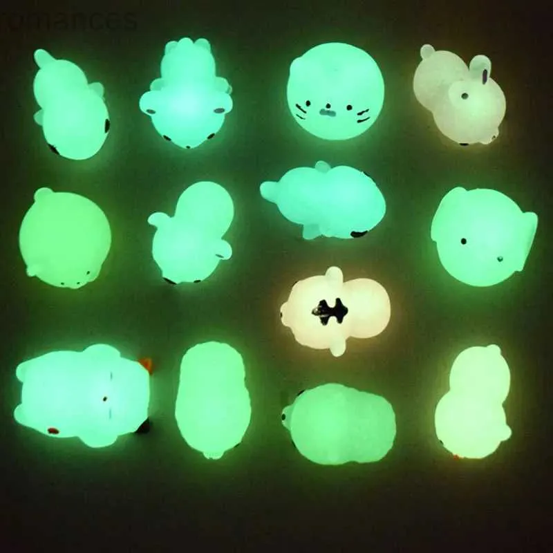 Toy di decompressione 5-50pc Nuovo Glow Kawaii Toys carino Animal Animalcess Decompressione Mochi Toy Squari Squishi Strening Sollievo divertente Toi di regalo D240424