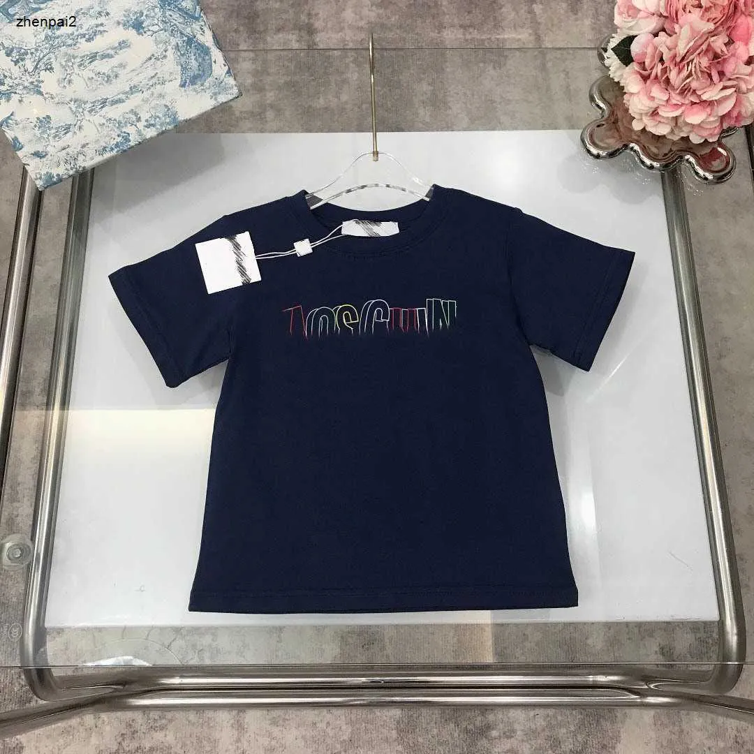 Lüks Bebek T-Shirt Çocuk Tasarımcı Giysileri Çok Renkli Mektup Baskı Kızlar Kısa Kollu Boyut 100-150 cm Boys Tees Yaz Tshirt 24 Na