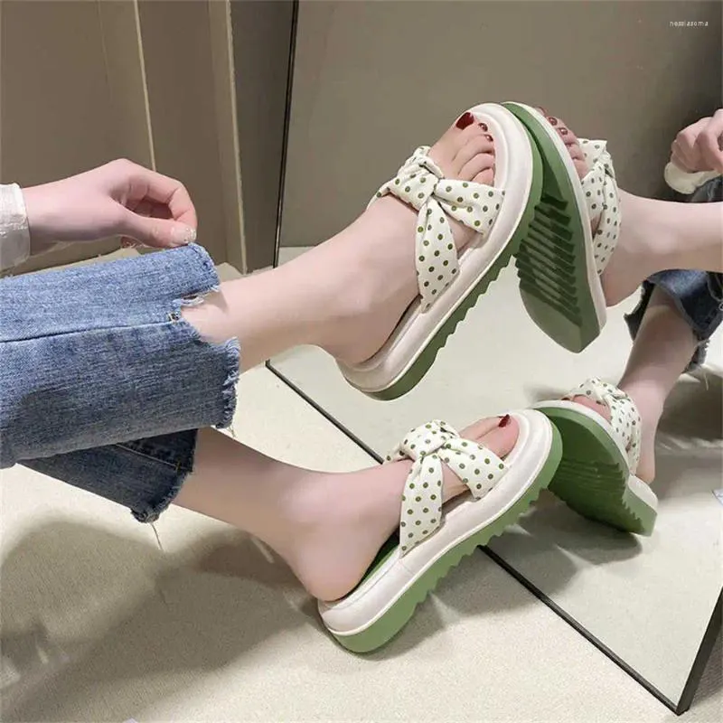 Slippers Light Weight Opening Rubber Woman Boot Shoes For Women Designer Sandals Sneakers Sports League Visitors Dropship XXW3