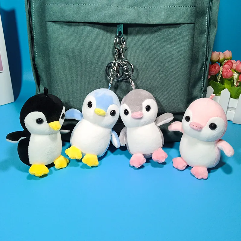 Mochila de muñeca Penguin de cuatro lados Pense Ins Internet Celebridad Lindo llavero de automóvil