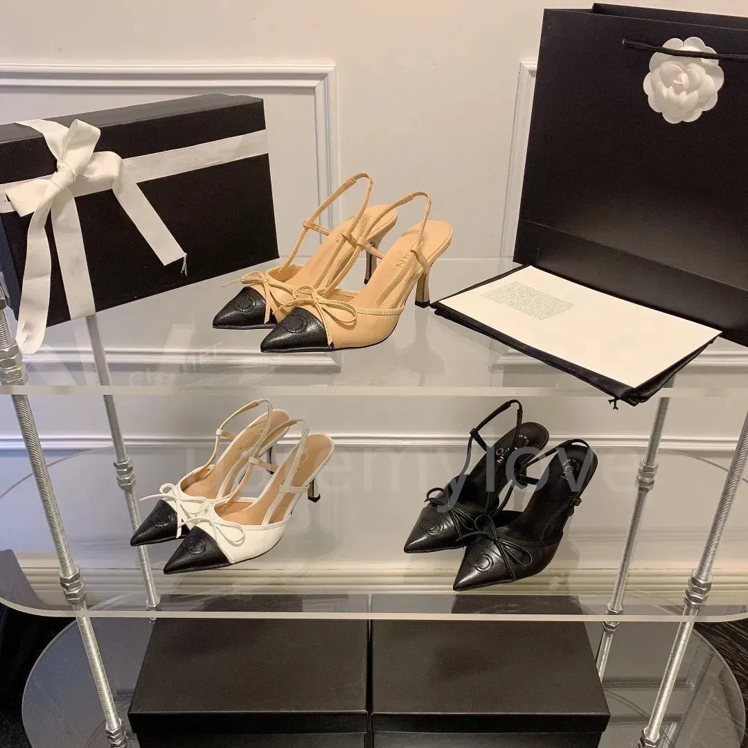 Designer Slingback Heels Versa Dress Shoes Luxe metalen diamant Logo Casual schoenen Glijdende muilezel Dames hoge hakleer schoenen