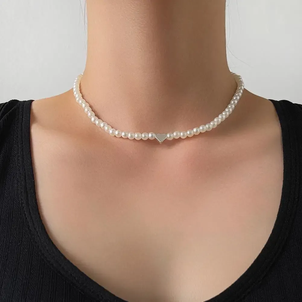 Halsband mode hjärta pärla halsband kvinnor lyxiga pärlpärlor på nacken pärla choker för kvinnors hals halsband bröllop tillbehör