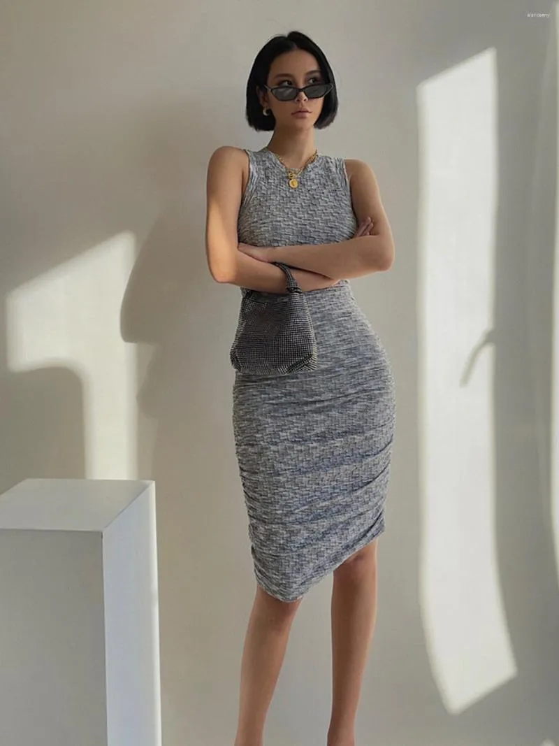 Instagram-Worthy Slim-Fit Hip Dress Alluring Summer Style from