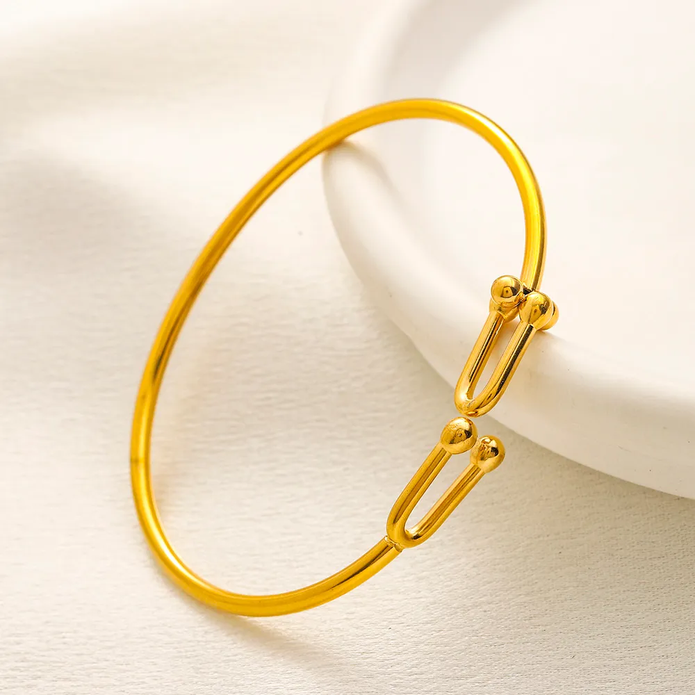 Designer de luxe T Bracelet Luxe Luxe pour femmes pour hommes en or avec une expédition de frais de haute qualité