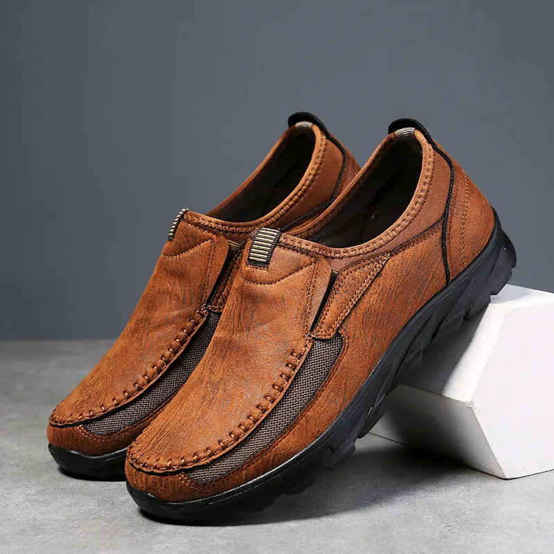 Stora mäns skor fashionabla och andningsbara mäns affärsskor brittiska lata skor medelålders pappa skor casual skor bruna svarta skor