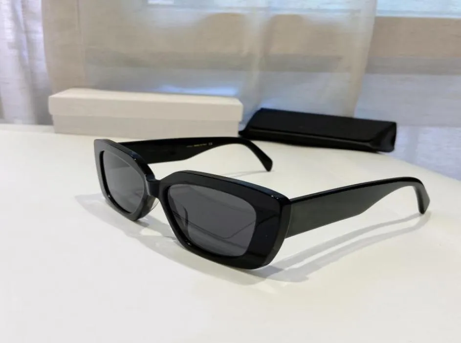 Occhiali da sole per occhio da sole grigio nero oro Forma di rettangolo femminile Summer Fashion Sun Shades Sonnenbrille Uv400 Protezione Eyewear con case9852027