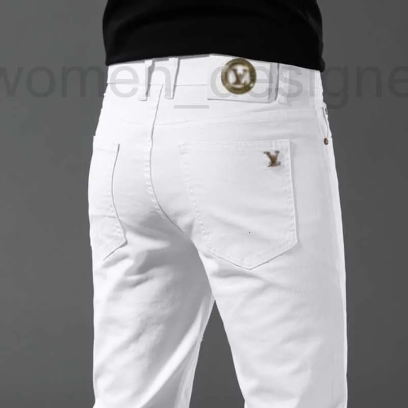 Brand designer di jeans maschile jeans in bianco e nero jeans maschile e estate marca di moda ricamo magro in piedi piccoli piedi uomini pantaloni casual coreani 9bxe