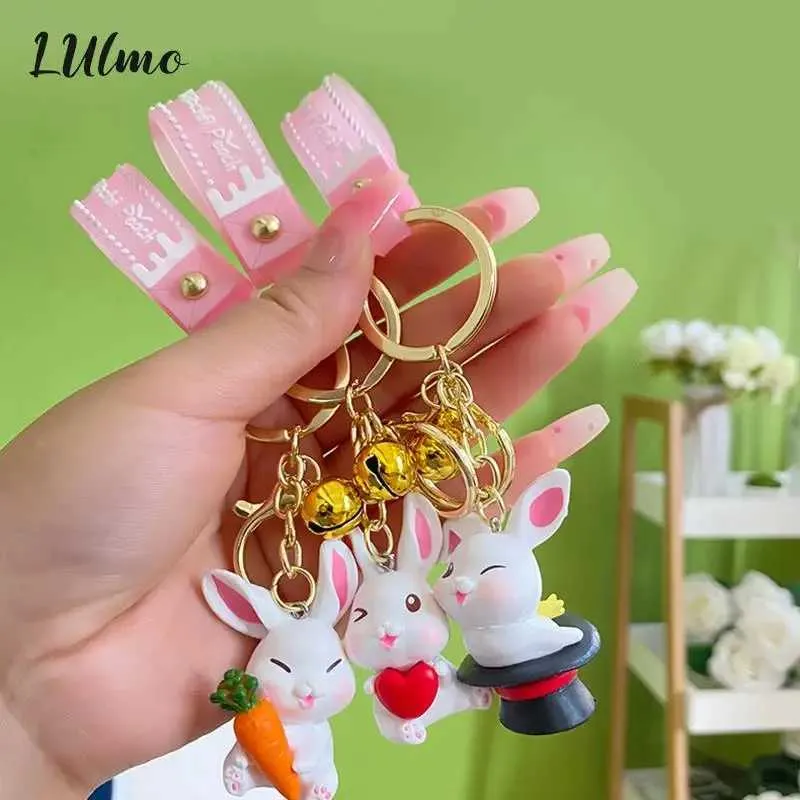 New Fashion Resin KeyChain Mini Cartoon Cute Simulation Carrots Rabbit Cool Couple Bag Pendant Car Key Ring Couple Gift