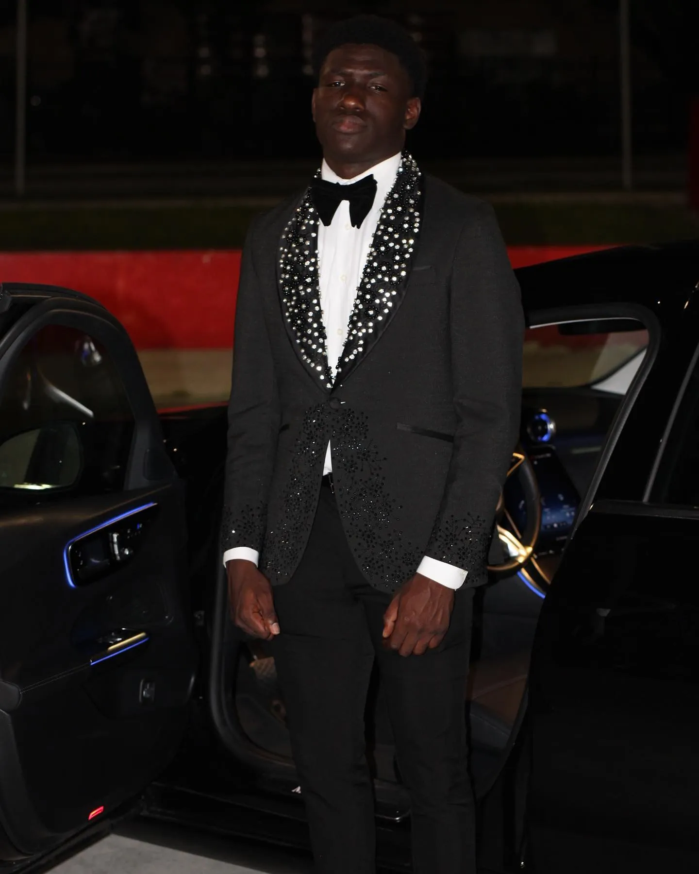 Cool Black Suits Sportcoats And Tuxedos With Shawl Lapel Gentlemens Wedding Tuxedo Beaded Sequin One Button Formal Prom Evening Jacket S247232 From Misihan02 79.63 DHgate.Com