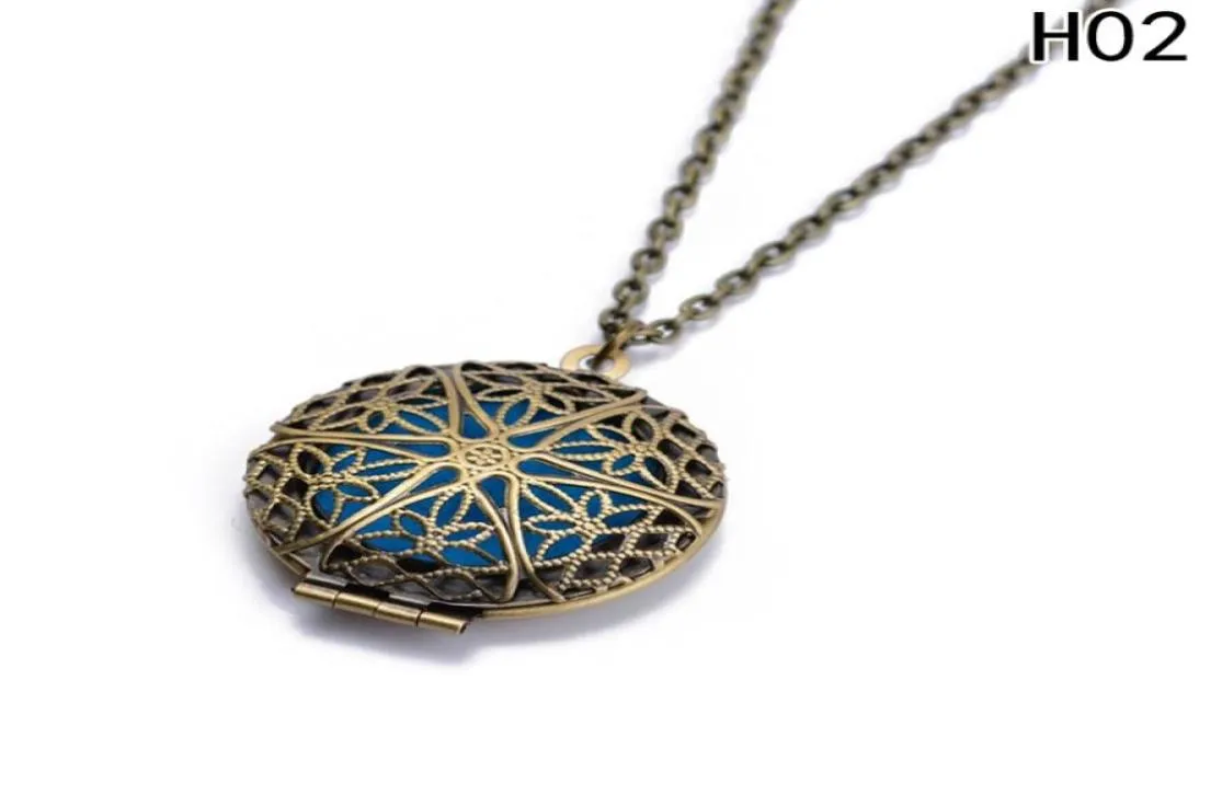 1Pc Antique Bronze Color Aromatherapy Aroma Essential Oil Perfume Hollow Diffuser Pendant Necklaces For Gift3930599