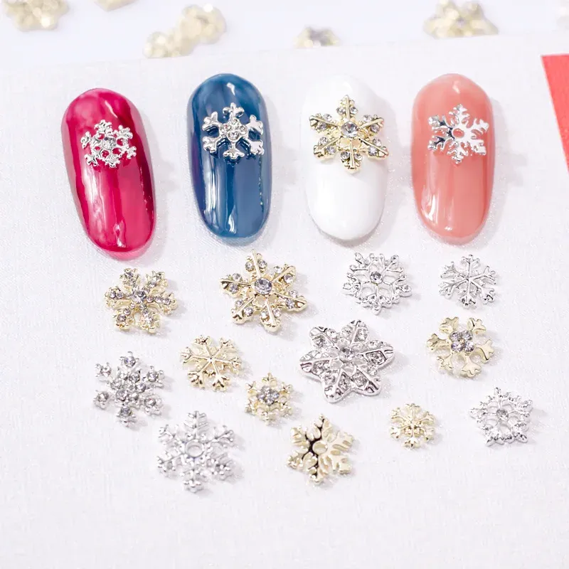 Decorazioni 50pcs fiocchi di neve oro/argento decorazioni per nail art multishape design per chiodo in metallo incante