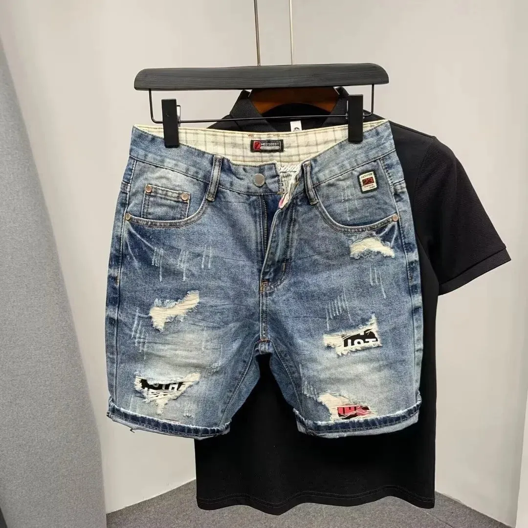 Mens Löst montering Straight Hole Denim Shorts Fashion Märke Summer Cut Torn Jeans 240417