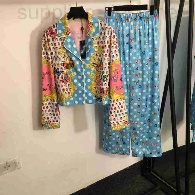 Kvinnors tvådelade byxor Designer New Autumn Set Home Style Pyjamas Ladybug Butterfly Polka Dot Tryckt Långärmad kort skjorta+breda benbyxor 2jii