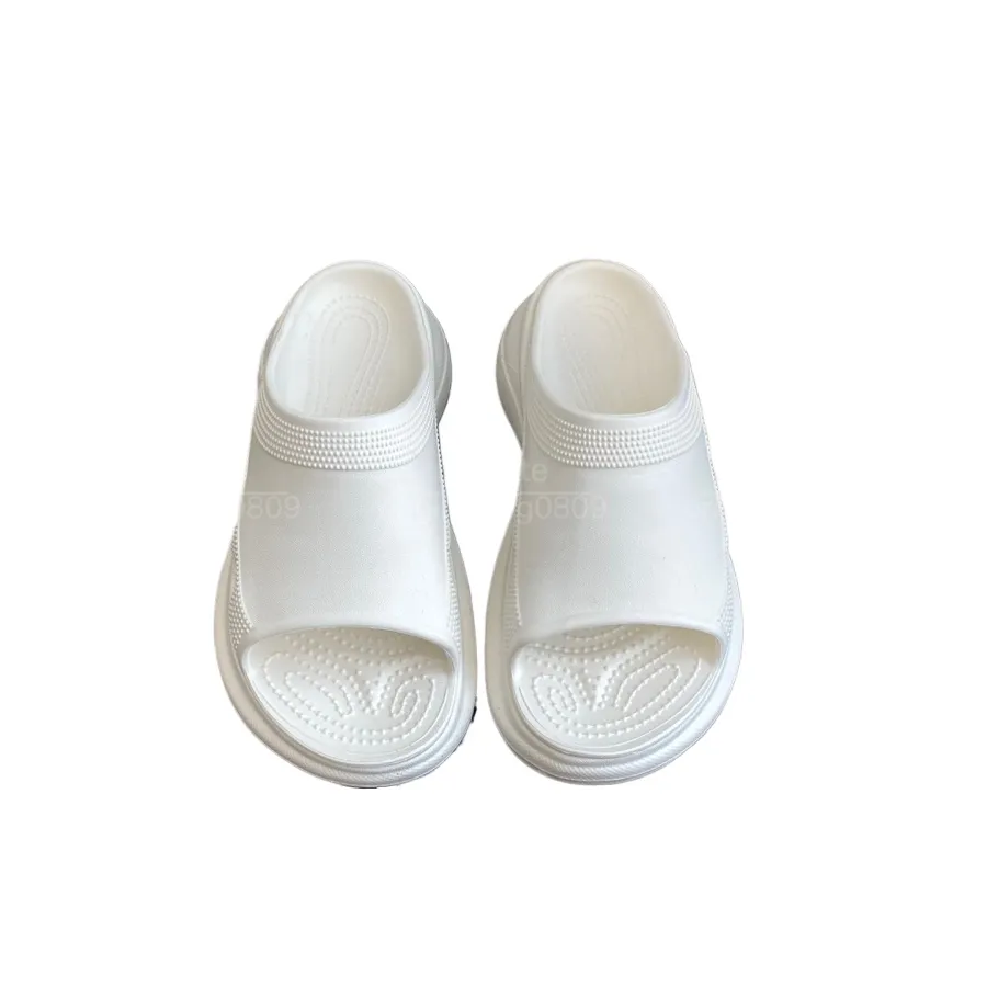Slippers de créateurs 2024 printemps / été de nouveaux pantoufles non glissées semesthick semesthick fashion fashion simple Design simple style sandales de luxe pour femmes avec boîte d'origine.