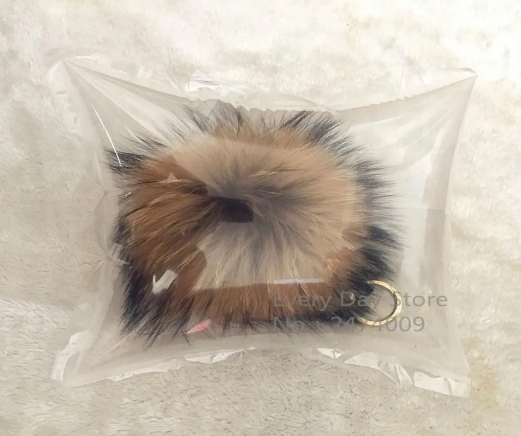 15cm y Raccoon Fur Ball Keychain Real Fur Key Chains Pompom Keychain Pompon Keyring Charm Women Bag Pendant4982899
