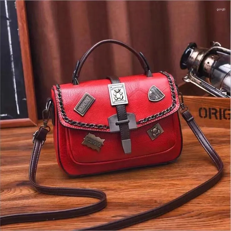 Cordon à la mode rivet petit sac carré pour les femmes 2024 Tendance de couleur de contraste rétro une épaule crossbody handheld