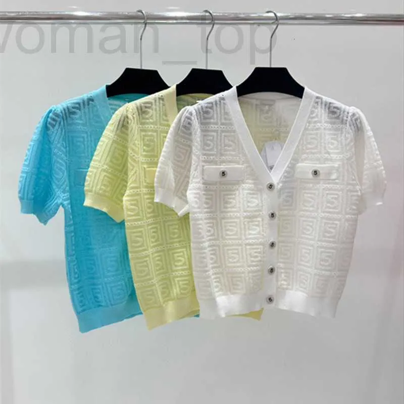 Projektantka koszulki damskiej Wysoka wersja 24 Summer Nowy mały pachnący styl Digital 5 Jacquard Wink Knigan dla kobiet F0NE