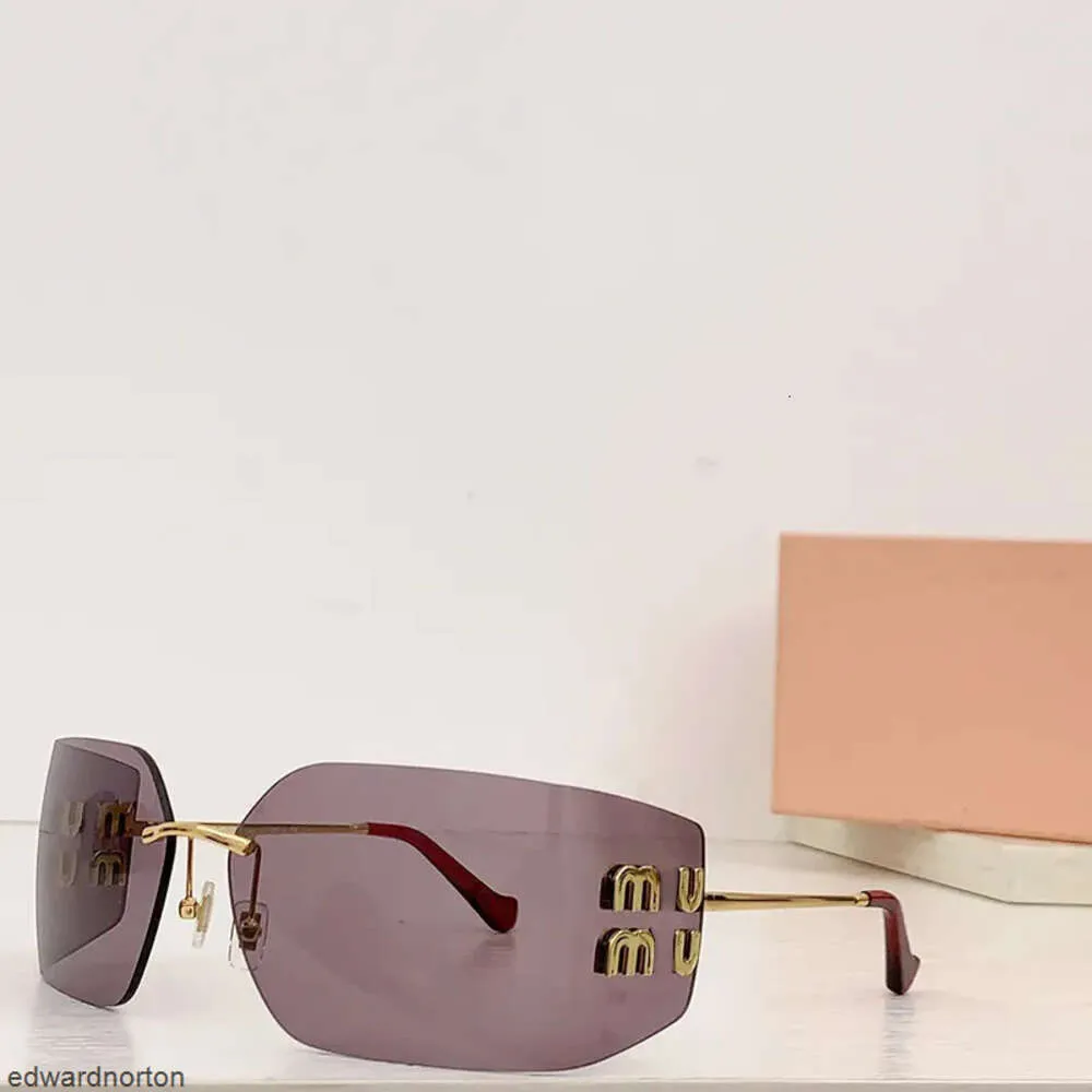 Lunettes de soleil pour femmes miui lunettes de soleil Luxurys designers verres de piste féminins de haute qualité lunettes carrés de lunettes féminités