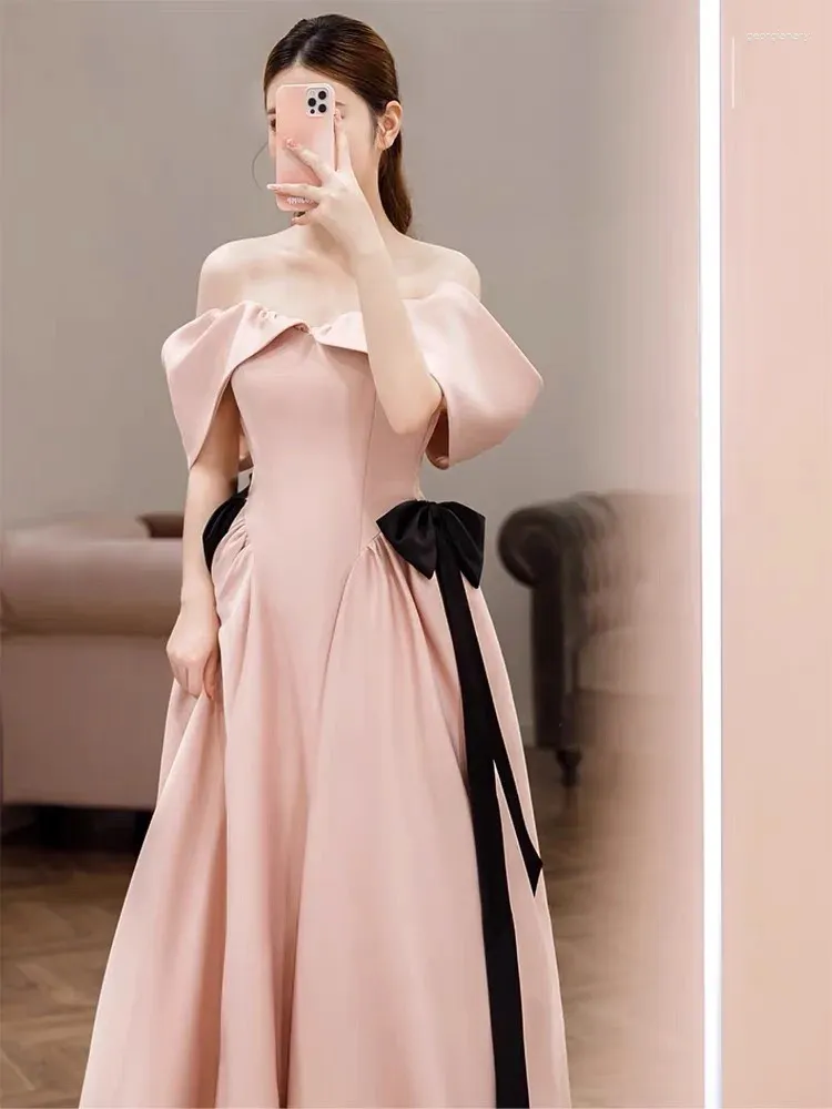 Party Dresses Satin Pink Evening Dress Strapless Ribbon Bow Floor Length Off The Shoulder Boat Neck Wedding Prom Quinceanera Bride Gown