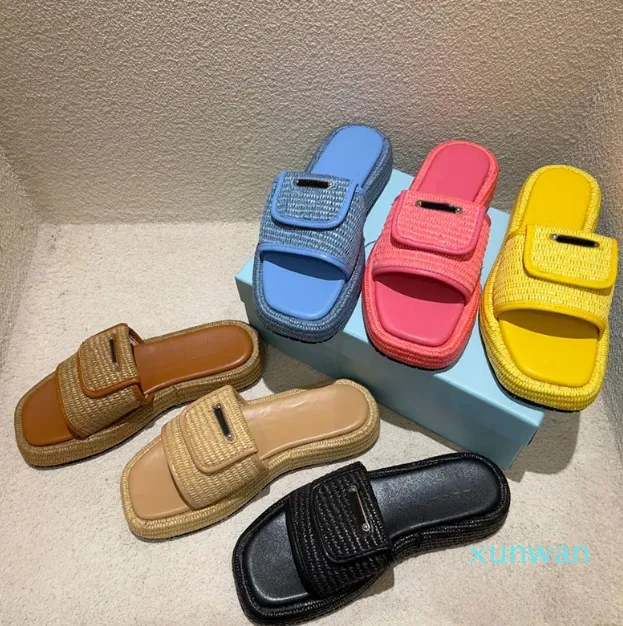 Crochet Slides de forma plana chinelos femininos sandálias de grife de verão slides de praia ladrineiro colorido tecido casual sapatos de luxo de luxo picada picada dedo mula