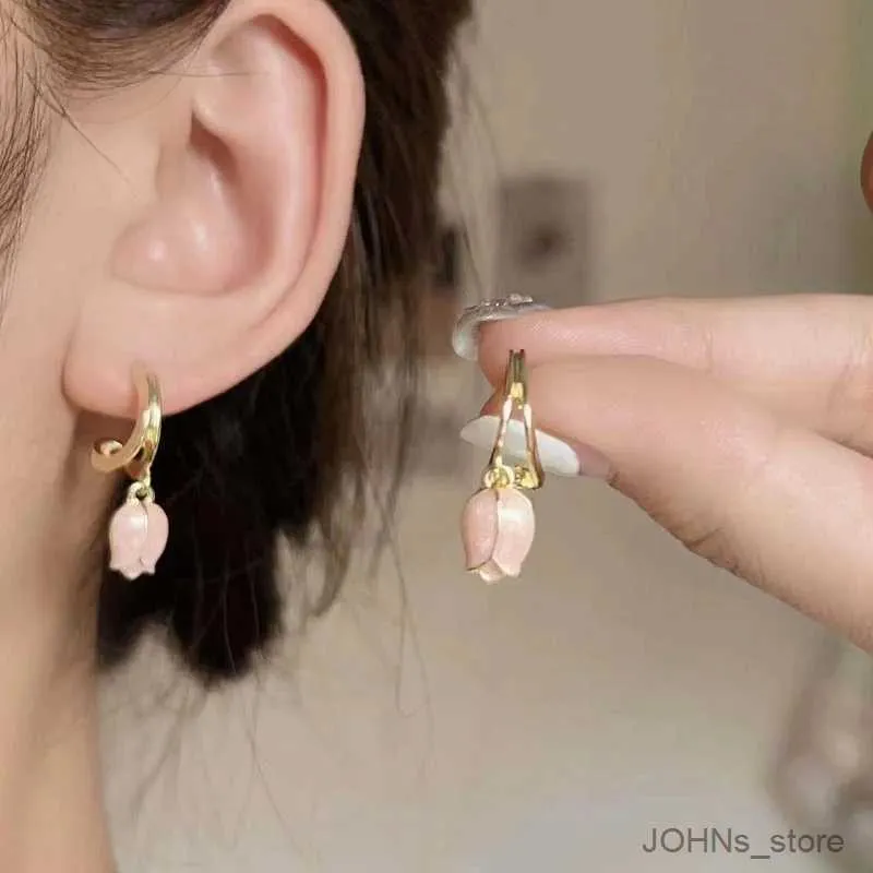 Dangle Chandelier Trendy Pink Tulip Flower Pendientes para mujeres Pearas dulces Tasas largas Pendientes Dangle Joyería de boda Regalo de cumpleaños